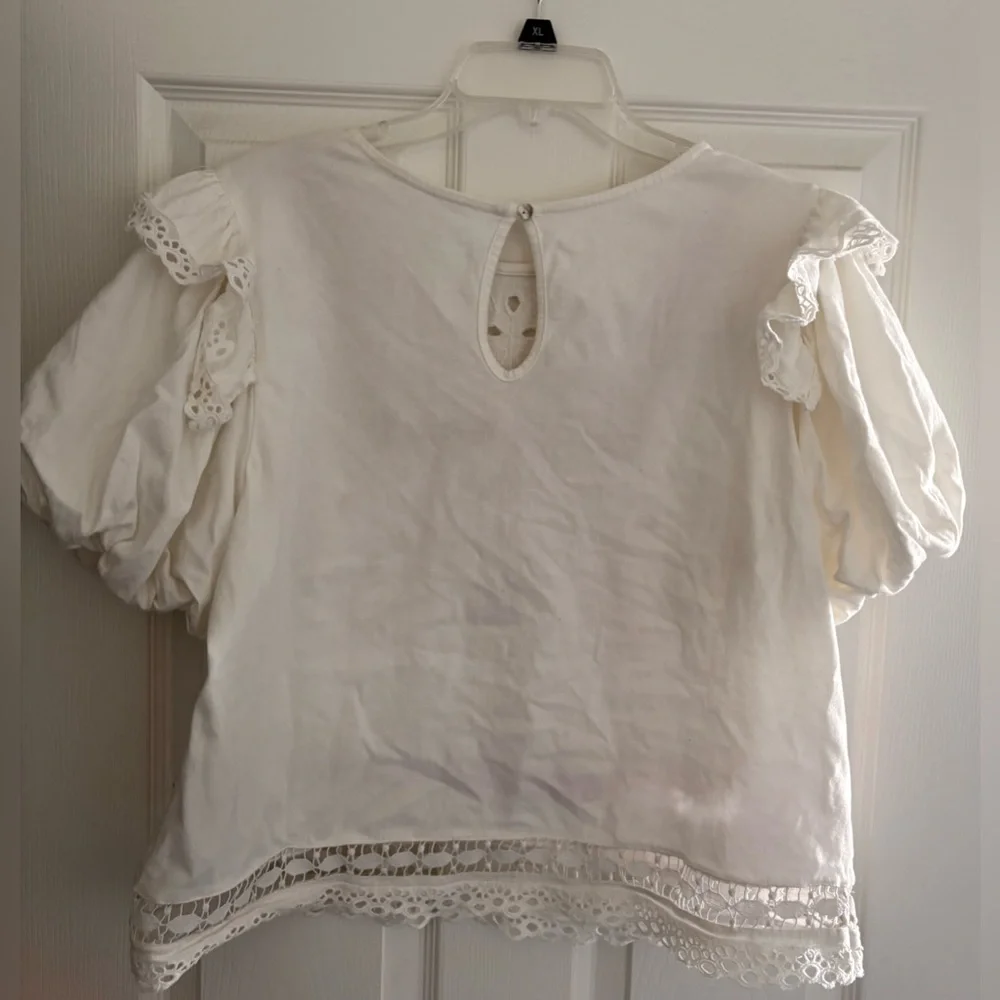 Anthropologie Embroidered White and Red SZ XL Top